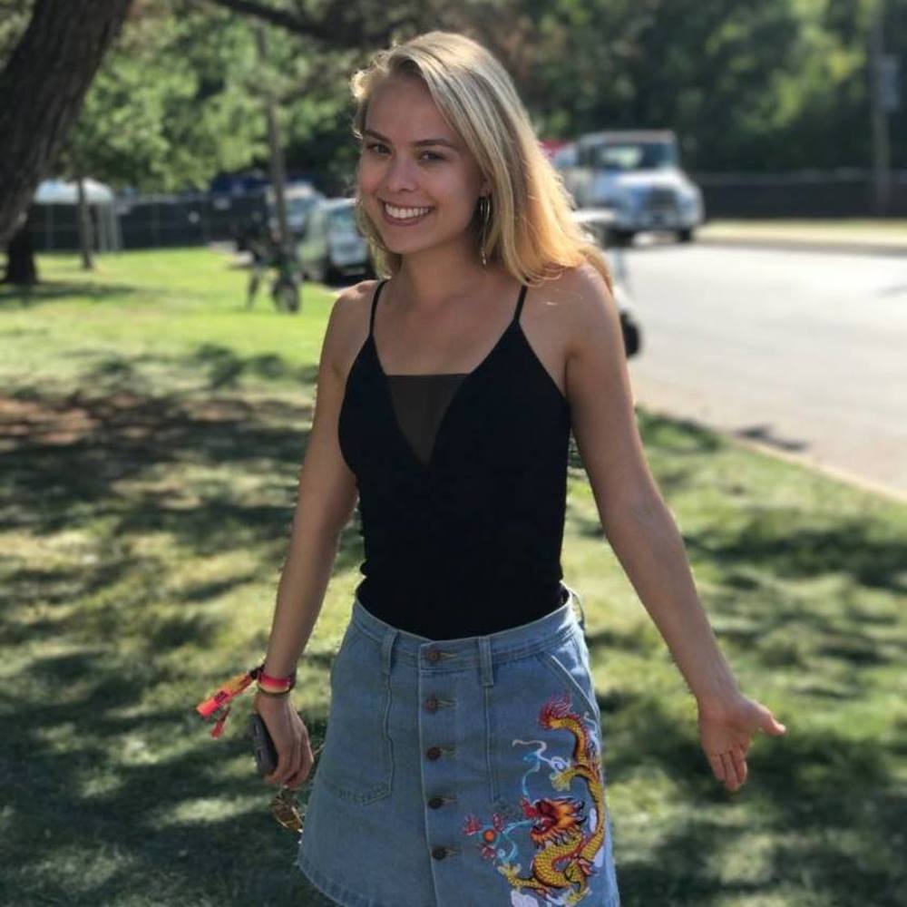 Meet your Posher, Carlye